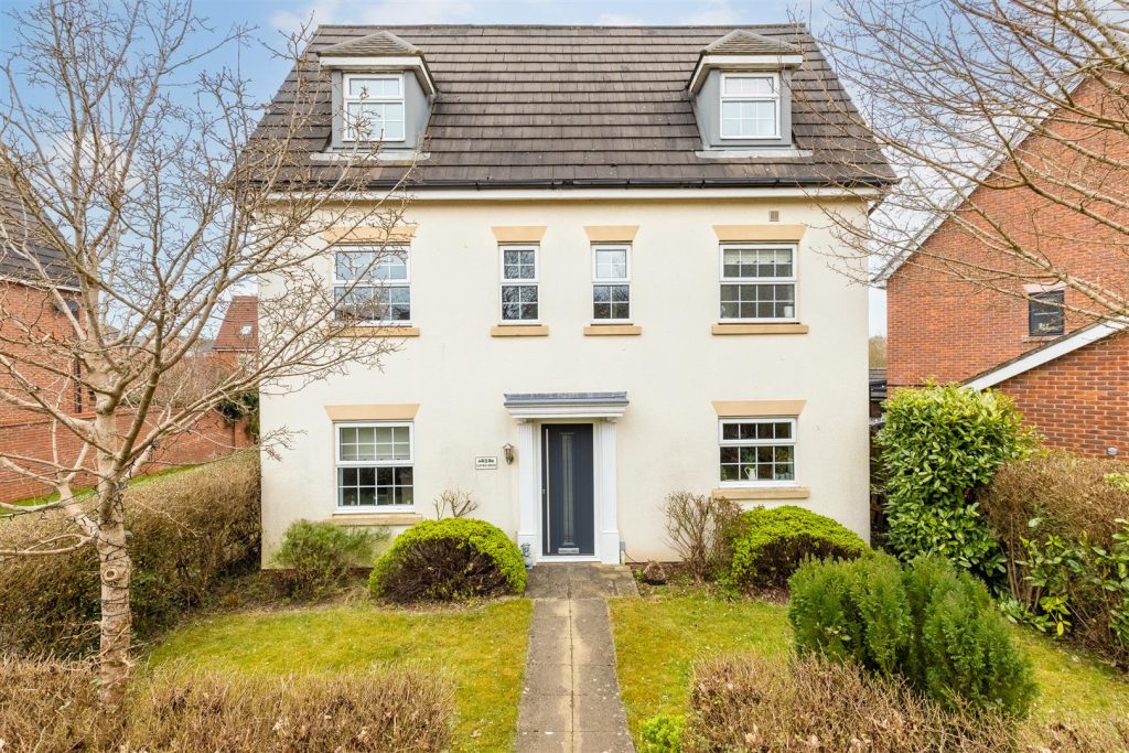 Chesterton Way, Weston, CW2