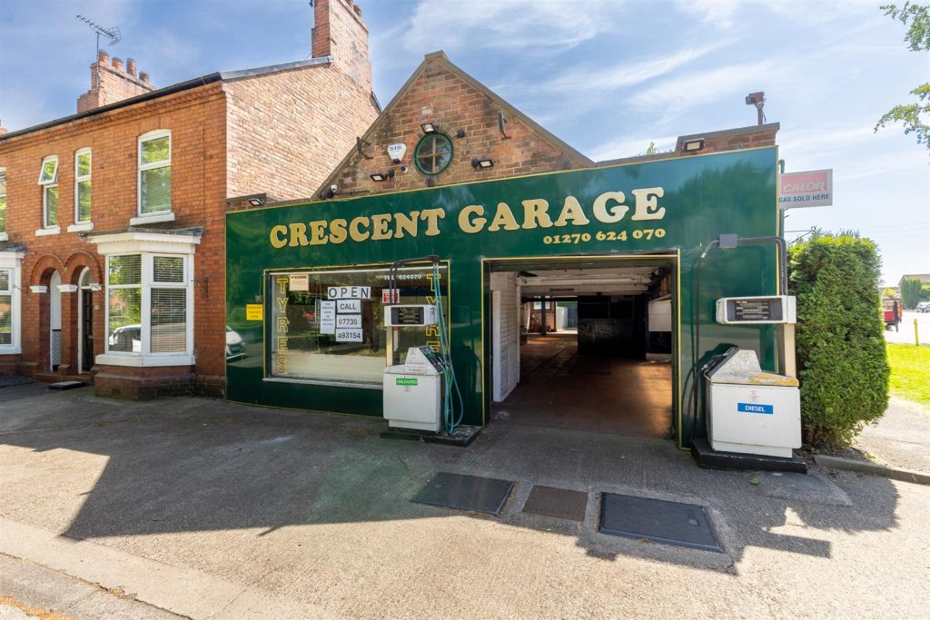 Crescent Garage,Nantwich, CW5