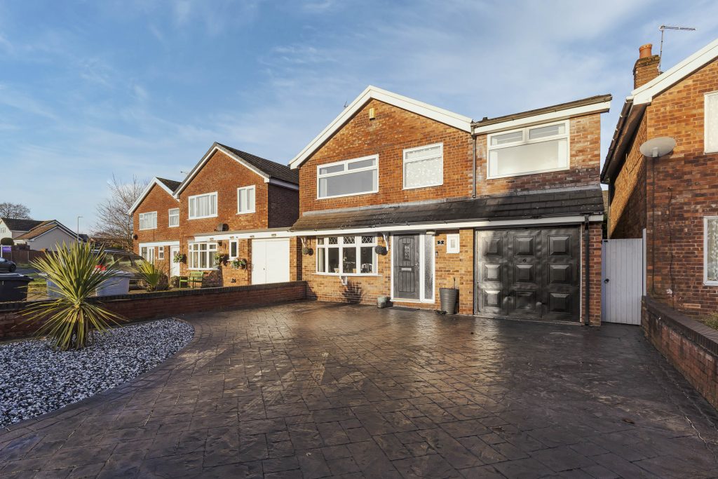 Woolston Drive, Hough, CW2